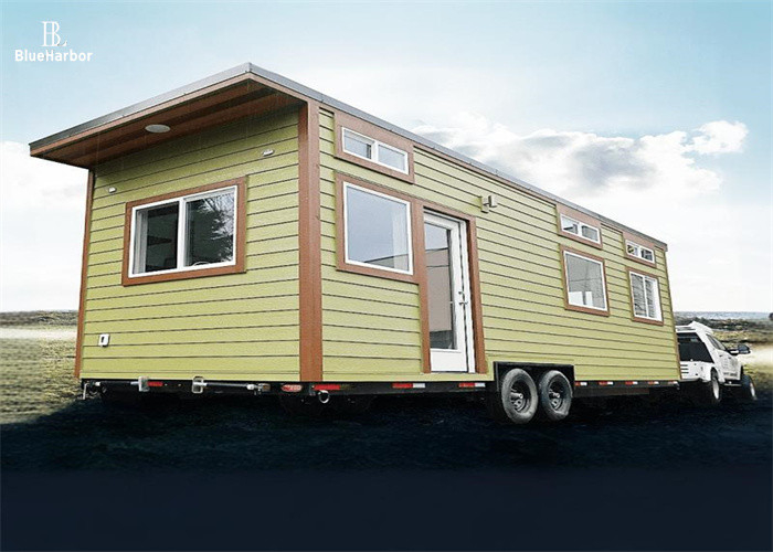 Lichte staalstructuur Prefab mini-huizen met aanhangwagen beige 3 ton voor 2-3 personen